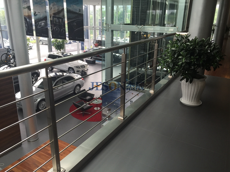 耀世娱乐不锈钢立柱