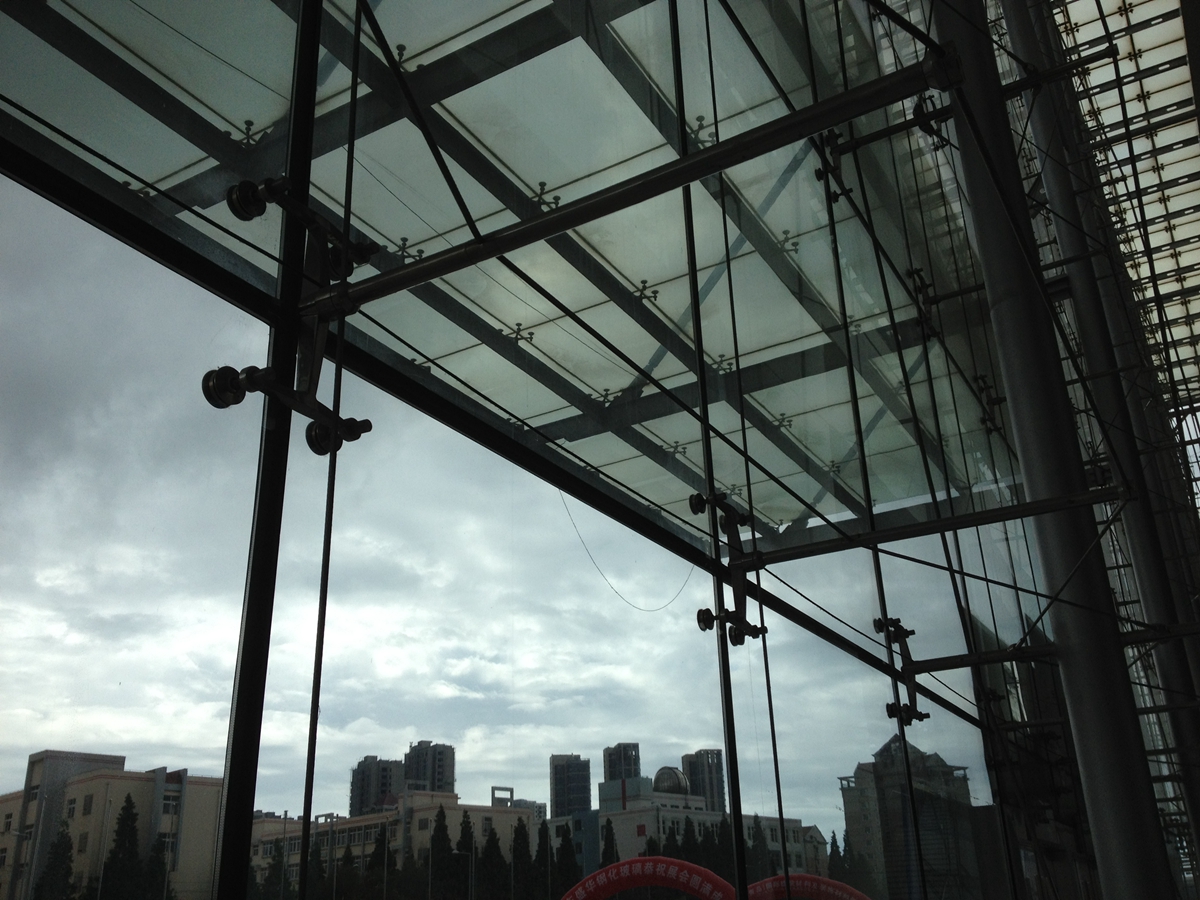 耀世娱乐五金助力青岛国际会展中心两翼齐飞